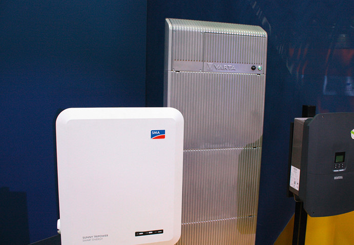 Hochvoltspeicher mit Hybridwechselrichtern in München.