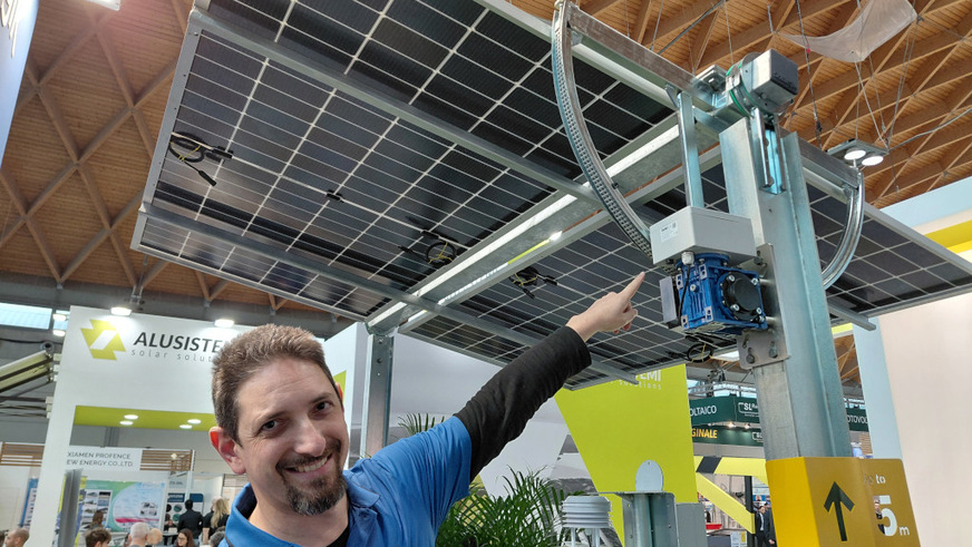 Tracker-Hersteller waren in Rimini stark vertreten. Im Bild Eliav Rodman von Solargik.