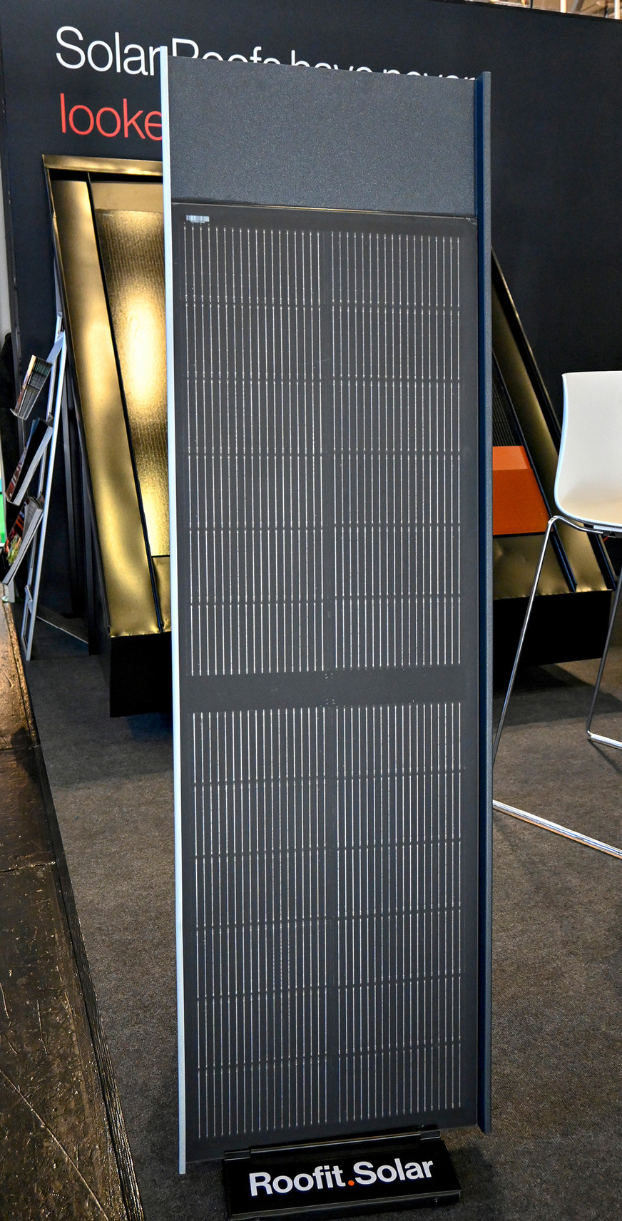 Ästhetisch perfekt: Das graue Solarmodul ist mit einer Schicht ­versehen, die Reflexionen verhindert.