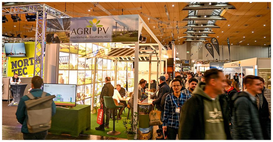 Die letzte Energy Decentral war üppig besucht. Besucher ließen sich zum Thema Agri-PV beraten.