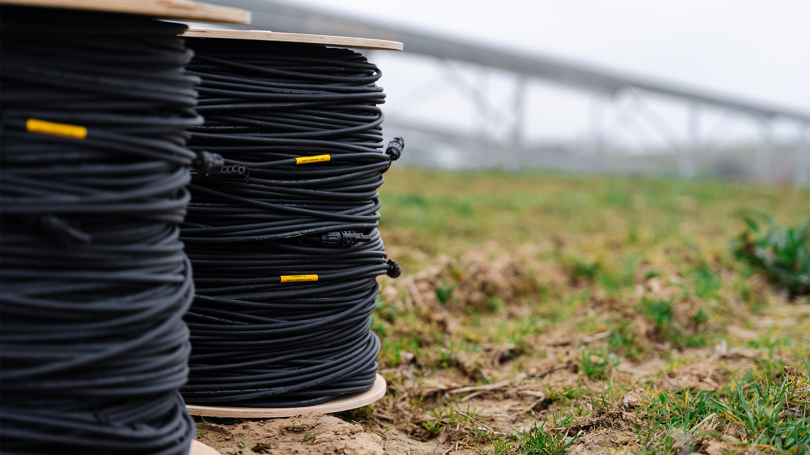 Innovative Kabelkonfektion und weitere Solarlösungen beschleunigen den Bau von anspruchsvollen Photovoltaikprojekten