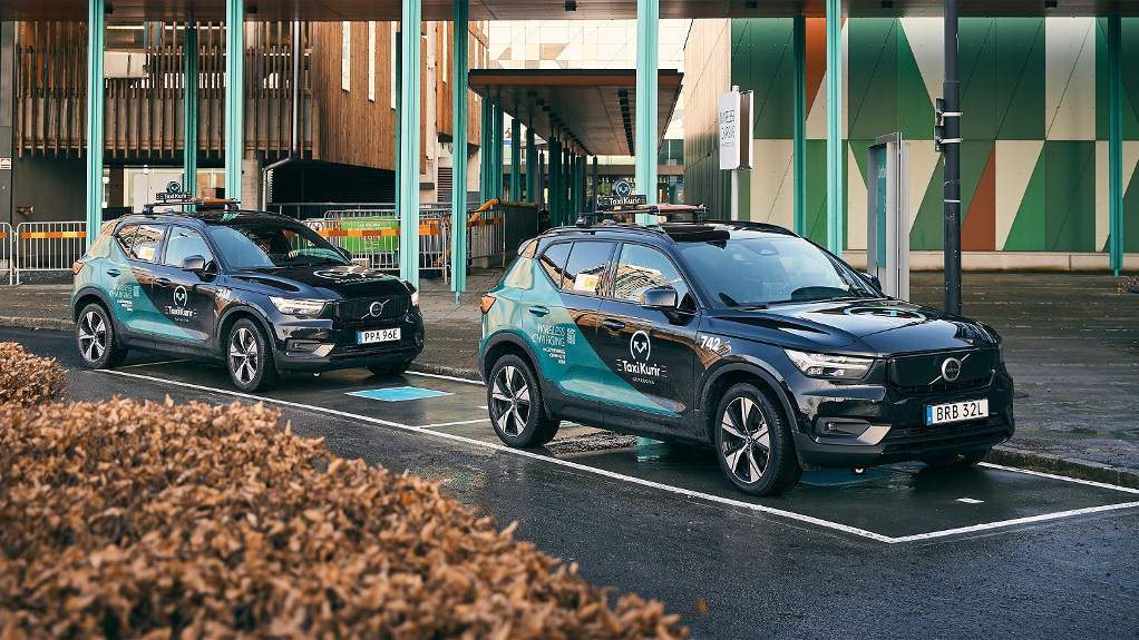 Vattenfall testet drahtloses Laden für Elektrotaxis