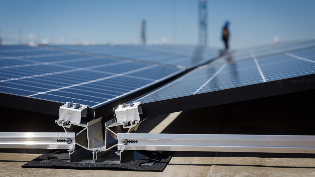 Webinar: Solaranlagen richtig vor Blitzeinschlag schützen – Aufzeichnung jetzt anschauen