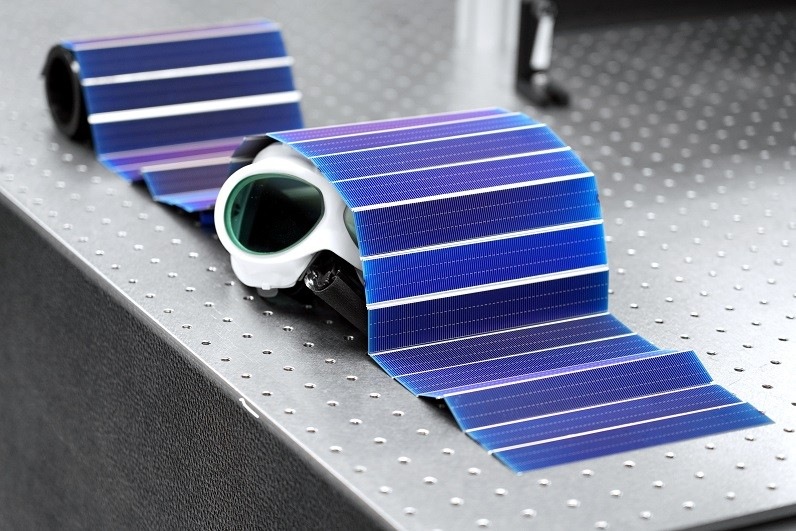 ISE zeigt flexible Solarzellen ohne Busbars