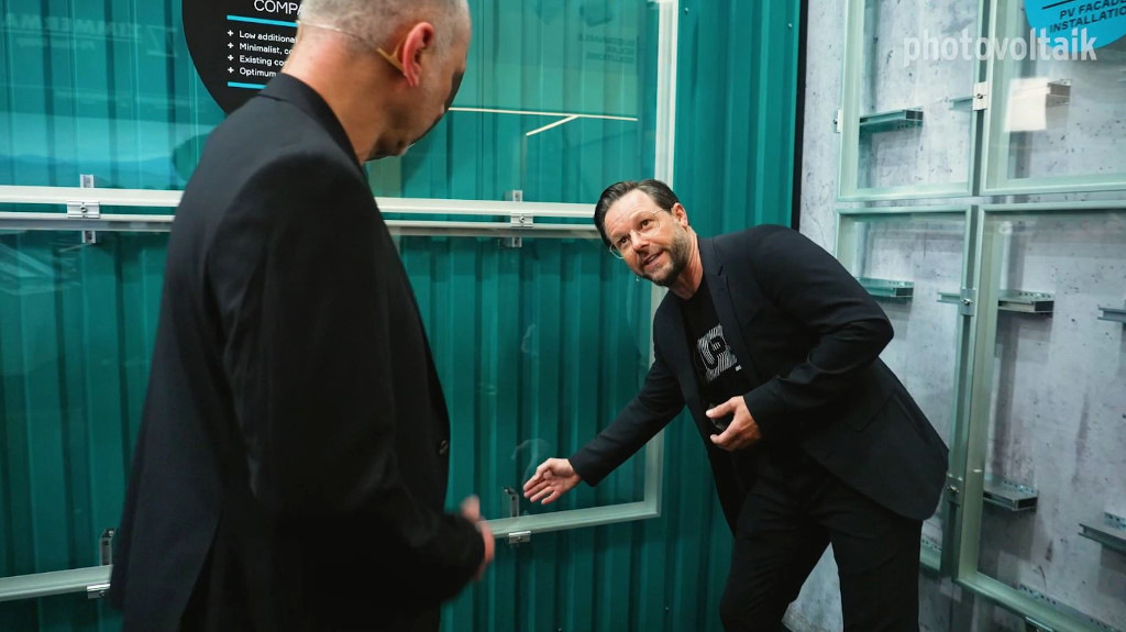 Christian Ganahl von Aerocompact: Flexible Montage auf Dach und Fassade