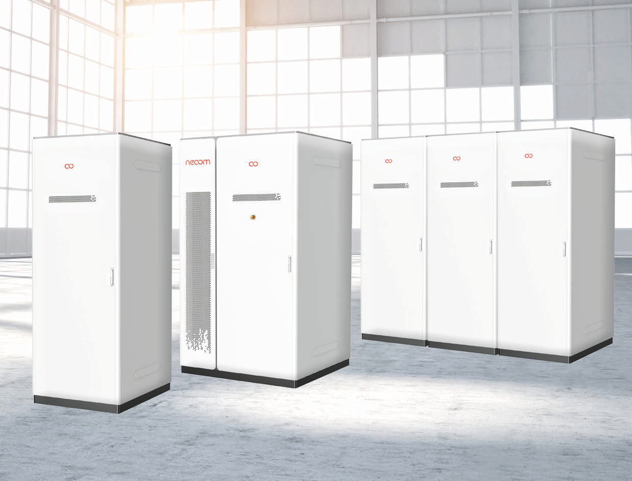Neoom﻿ zeigt flüssig﻿gekühltes Batteriesystem