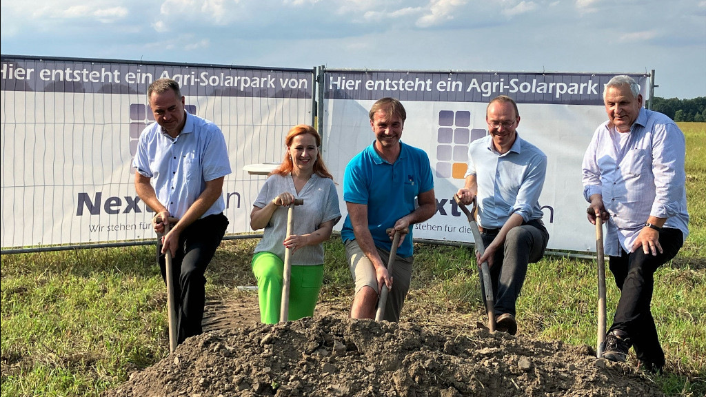 Next2Sun baut vertikale Agri-PV-Großanlage in der Lausitz
