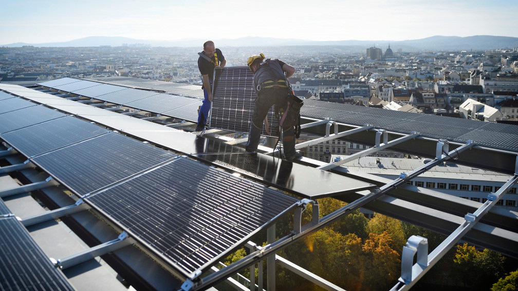 Österreichs Handwerker haben 2024 über zwei Gigawatt Solarleistung aufgebaut