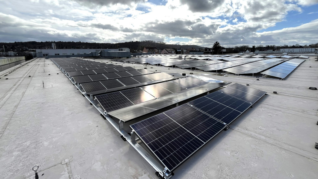 Energiewende im Gewerbe: Dächer richtig verpachten und Solarstrom nutzen