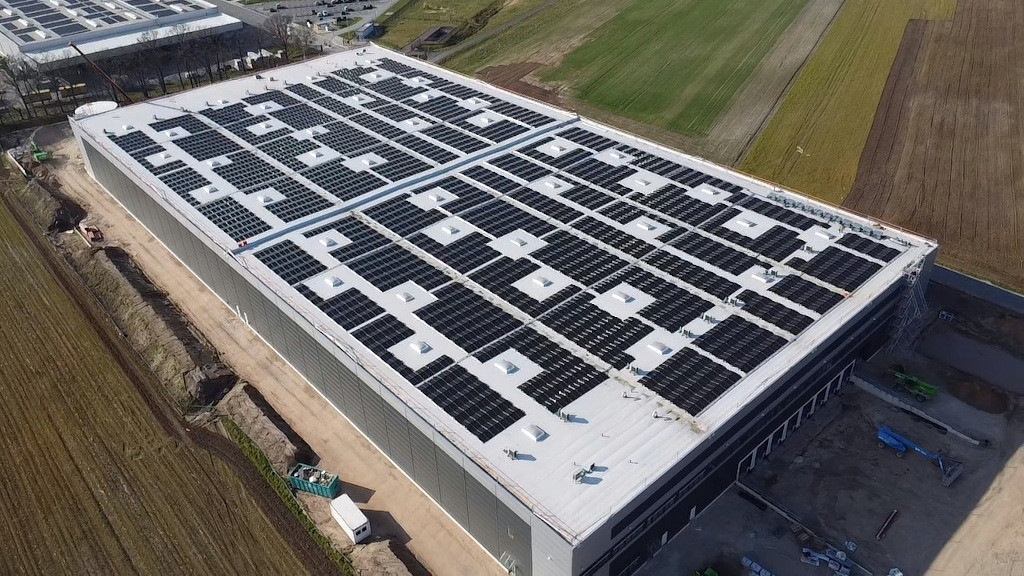 Entwickler von Gewerbeimmobilien baut mit der Photovoltaik