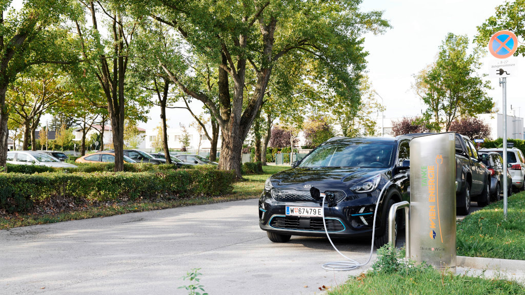 Wien Energie baut 4 Schnellladeparks mit 32 Ladepunkten