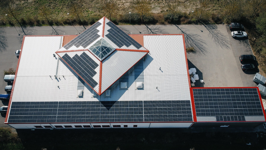 Solaredge: Händler senkt mit Solar seine Ladekosten um 70 Prozent