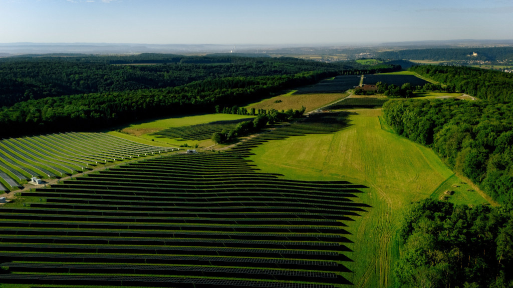 EnBW: Hybridspeicher und Windkraft ergänzen Solarpark in Heilbronn