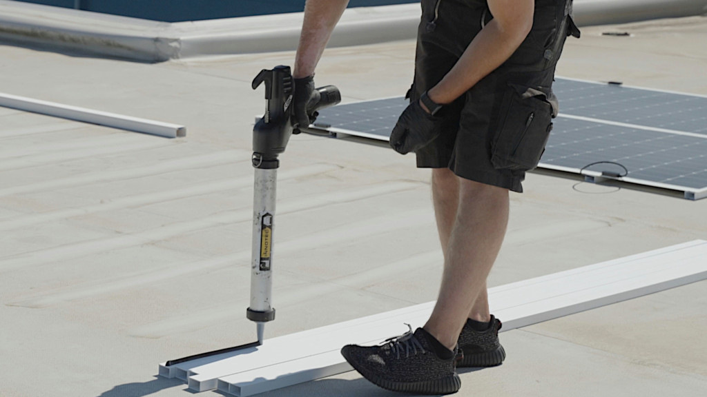 Osnatech und Innotec kooperieren bei Installation von Leichtbaumodulen