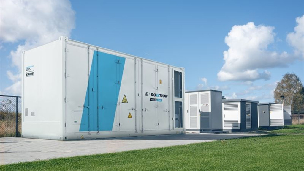 Exide stellt skalierbaren Großspeicher im 20-Fuß-Container vor