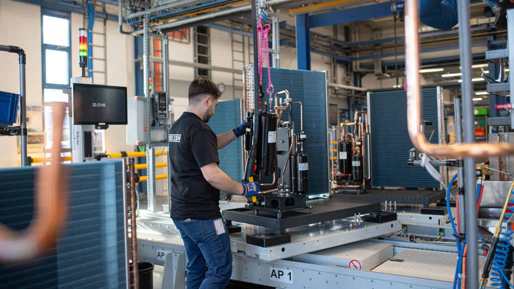 Stiebel Eltron startet Wärmepumpenproduktion neu