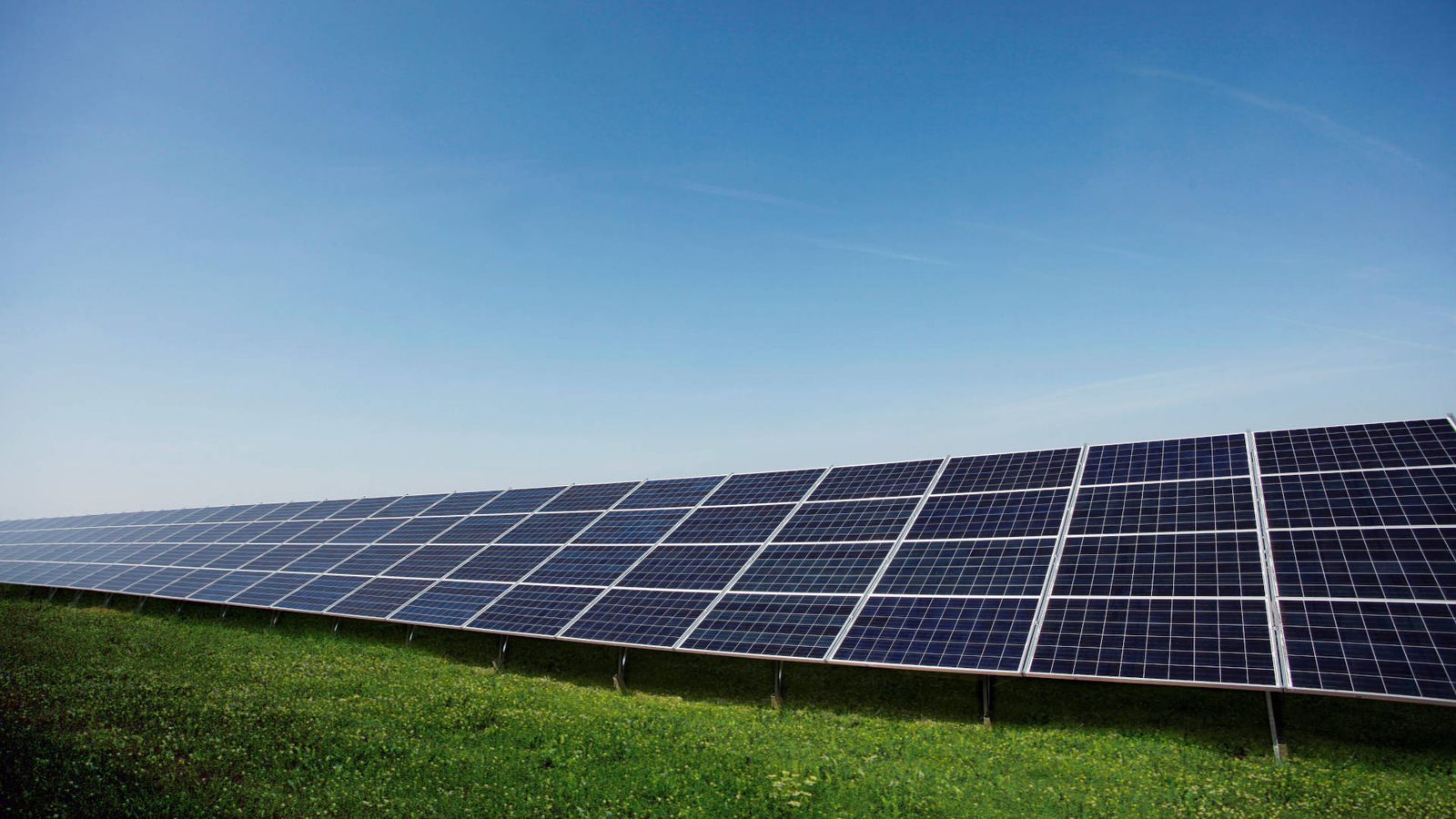 Frankreich: Baywa r.e. baut Solarpark mit Batteriespeicher und Elektrolyseur
