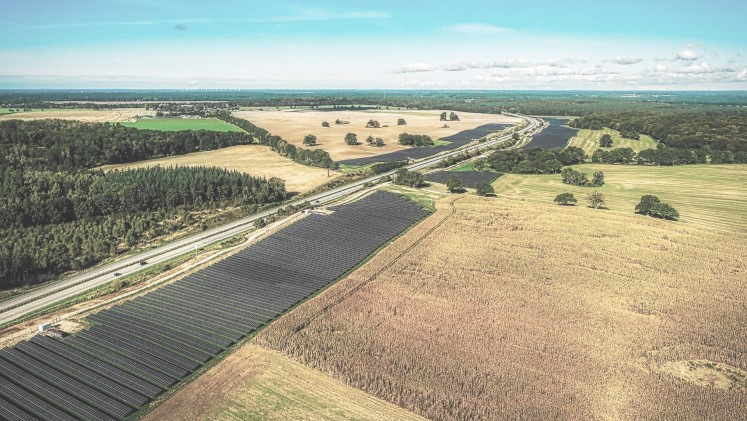 Grüner Strom für die Bahn: DB schließt PPA für Solarpark in Meck-Pom ab