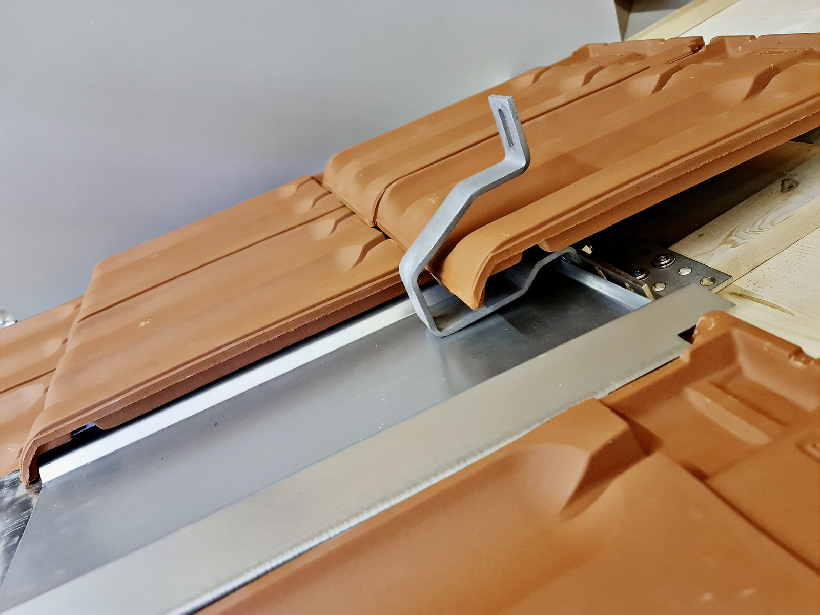 Schrägdach Mü﻿helos installieren