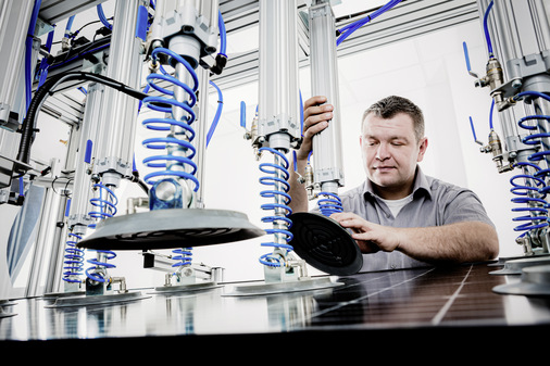 Belastungstest auf der Moduloberfläche.