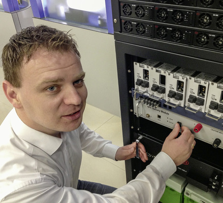 Franz-Josef Feilmeier von Fenecon im Jahr 2015 im Entwicklungszentrum von BYD in Shenzhen.