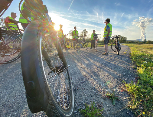 Das frühere Kohlerevier ergrünt. Immer mehr Menschen kommen in die Region, um sich zu erholen. Deshalb wurden zahlreiche Wege für Radfahrer, Wanderer und Reiter angelegt.
