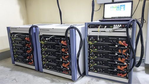 Die Pylontech-Akkus liefern in wenigen Millisekunden unterbrechungsfreien Strom.