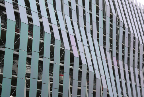 Die Neigung der Solarmodule wurde in umfangreichen Simulationen ermittelt.