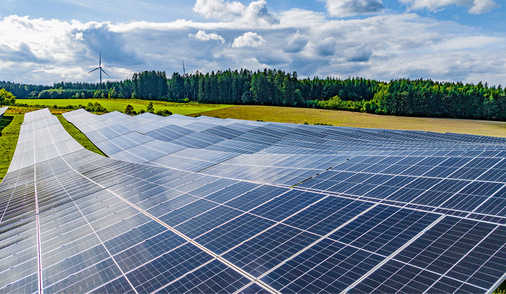 Zwölf Megawatt leistet der Solarpark, den Bechinger aufstellen ließ.