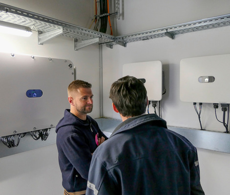 Der Wechselrichterraum beim Gewerbeprojekt in Biebergemünd kann besichtigt werden.