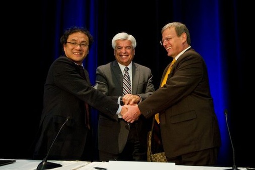 Von links nach rechts: Dr. Michio Kondo, AIST, Dr. Dan E. Arvizu, NREL und Prof. Eicke R. Weber, Fraunhofer ISE