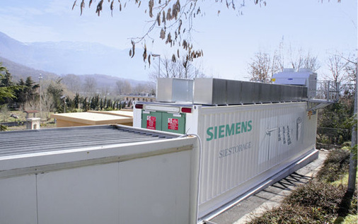 
Der Siestorage von Siemens wird auch als anschlussfertige Containerlösung geliefert.
