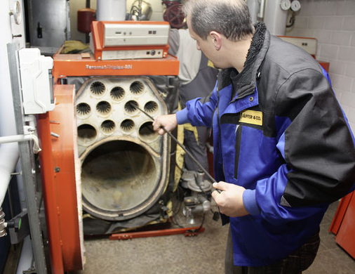 
Der SHK-Installateur sieht das Gebäude meist von unten, vom Heizungskeller aus. Er geht in der Regel auf Nummer sicher, wenn es um Qualität, Haftungsrisiken und Garantien geht.
