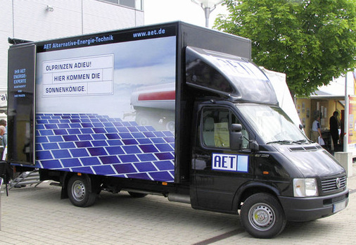 
Ein Motto zur letzten Intersolar in Freiburg lautete 2007: Ölprinzen adieu.
