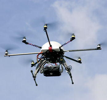 
Minikopter können verhältnismäßig einfach mit Thermografiekameras ausgestattet werden.
