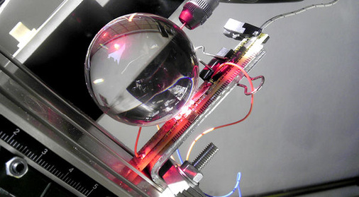 
Messapparatur zur Ermittlung der Temperaturen am Kugeltracker: Während der Sonneneinstrahlung können die Halbleiterzellen sehr warm werden. 
