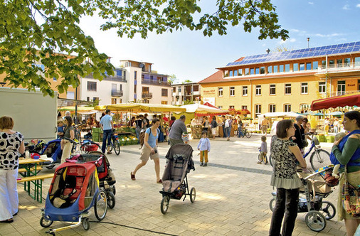 <p>
Freiburg ist die südlichste Großstadt Deutschlands mit 1.800 Sonnenstunden im Jahr. Das macht Solaranlagen hier besonders attraktiv. 
</p> - © Foto: FWTM/Schoenen

