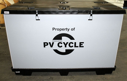 <p>
Faltbarer Sammelcontainer von PV Cycle: Er spart Platz, bis tatsächlich die ersten Altmodule am Sammelpunkt eintreffen. Denn die Lawine rollt nur langsam an.
</p> - © Foto: PV Cycle

