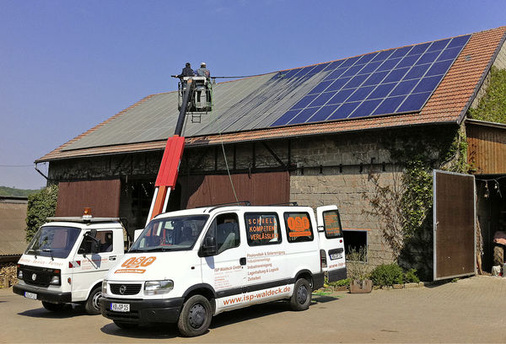 
Auf landwirtschaftlich genutzten Gebäuden ist die Verschmutzung besonders hoch. In diesen Fällen ist eine Reinigung besonders empfohlen.
