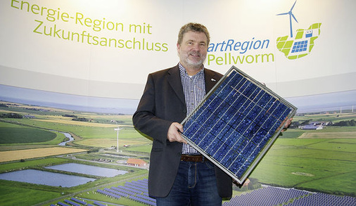 <p>
Dieter Haack leitet die Technischen Netzservices bei der Schleswig-Holstein Netz AG. Er will den sicheren Netzbetrieb auf der Insel garantieren, indem Erzeugung und Verbrauch vor Ort zusammengebracht werden.
</p>