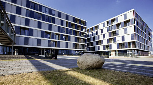 
Hauptsitz von Hanwha Q-Cells in Bitterfeld. Hier entwickeln die Mitarbeiter nicht nur neue Produkte, sondern auch innovative Vertriebsstrategien. 
