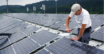 <p>
Die Solarteure müssen sich erst einmal selbst mit dem Thema Speicher auseinandersetzen.
</p> - © Foto: S.A.G. Solarstrom

