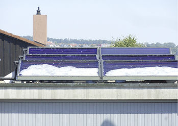
Kälteschock im Hochsommer: Binnen Sekunden prasselten nicht nur Eiseier vom Himmel. Auch wurden die Solarmodule und Kollektoren thermisch blitzschnell abgekühlt..

