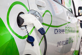 
Im Februar dieses Jahres hat sich die EU-Kommission für einen einheitlichen Ladestecker ausgesprochen.
