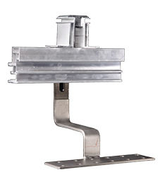 
Auch diese Aluschiene in Einbausituation weist Spuren von punktförmiger Korrosion auf.
