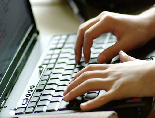 
Normalerweise steht der Installateur auf dem Dach. Elektronischer Geschäftsverkehr wird nur genutzt, wenn man Porto spart und sich die betrieblichen Prozesse gut mit den Lieferanten verzahnen. Auch Zeit ist Geld.
