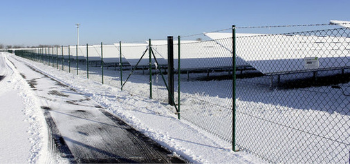 
Die Reinigung rentiert sich in Regionen mit wenigen Schneetagen nur für Freiflächenanlagen. Wann das lohnt, ist immer auch eine Einzelfallentscheidung. 
