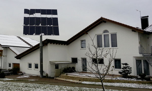 
Dieses Nachführsystem stellt die Module so steil an, dass der Schnee abgeworfen wird.
