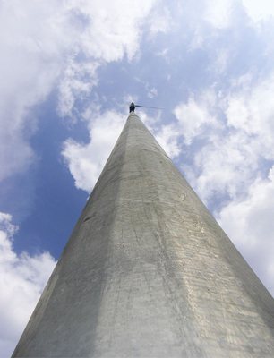 <p>
Der neue Windgenerator der Antaris-Baureihe leistet 9,5 Kilowatt. Er wird derzeit auf Husum erprobt und ist sehr gut für die Landwirtschaft geeignet.
</p> - © Fotos: Braun Windturbinen

