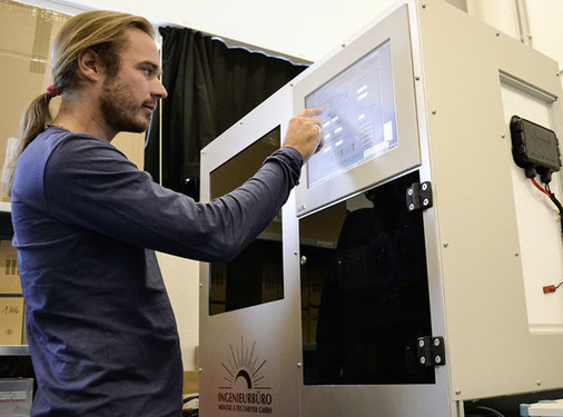 
Seit 2011 ist Nikolai Maris der dritte Gesellschafter des Ingenieurbüros und Prokurist der Firma. Er ist Entwicklungsexperte beispielsweise für Einstrahlungssensoren.
